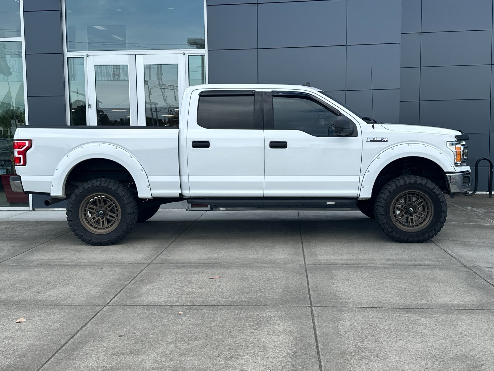 Used 2019 Oxford White Ford XLT image 3
