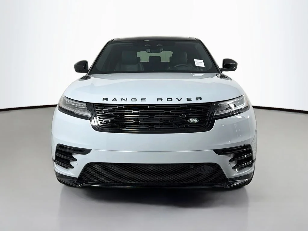New 2026 Arroios Grey Land Rover P250 Base image 2