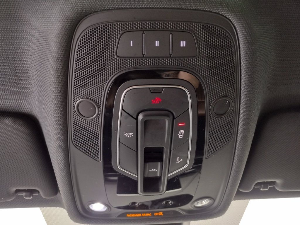 Used 2018 White Audi 2.0T image 38