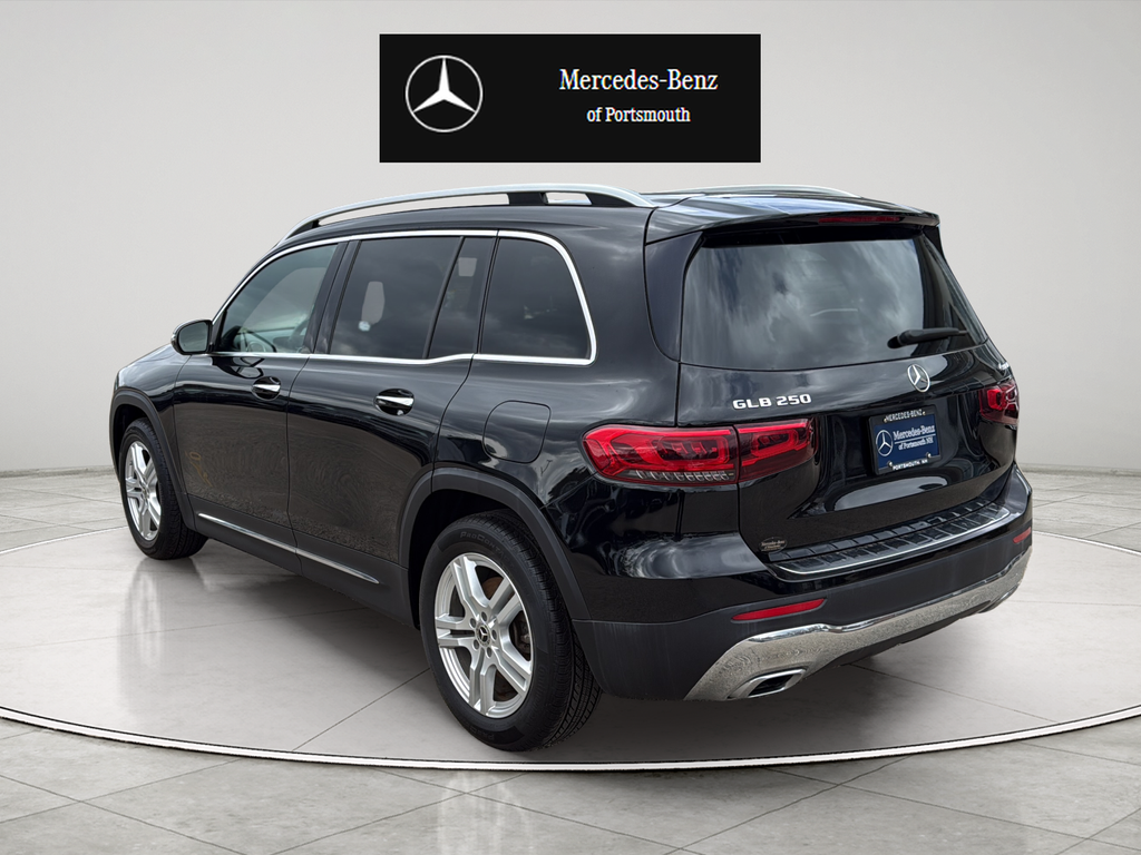 Used 2022  Mercedes-Benz GLB 250 image 3