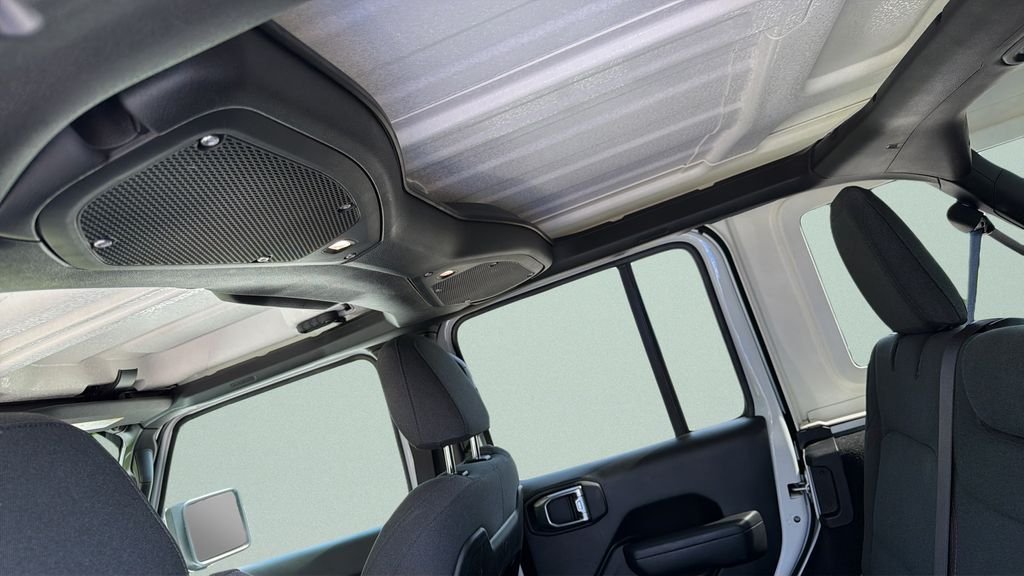 Used 2025 White Jeep Rubicon image 33