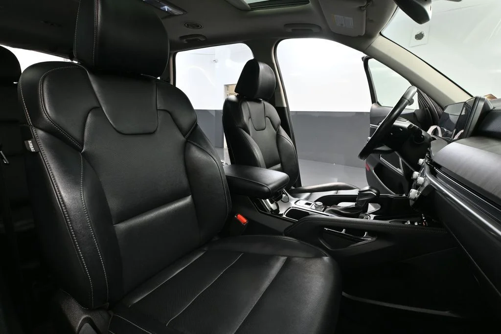 Used 2023 Black Kia EX X-Line image 51