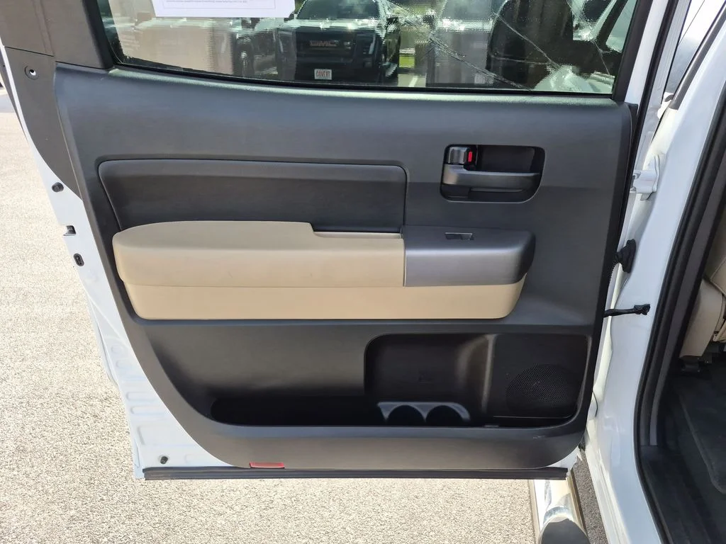 Used 2012 White Toyota Grade image 34