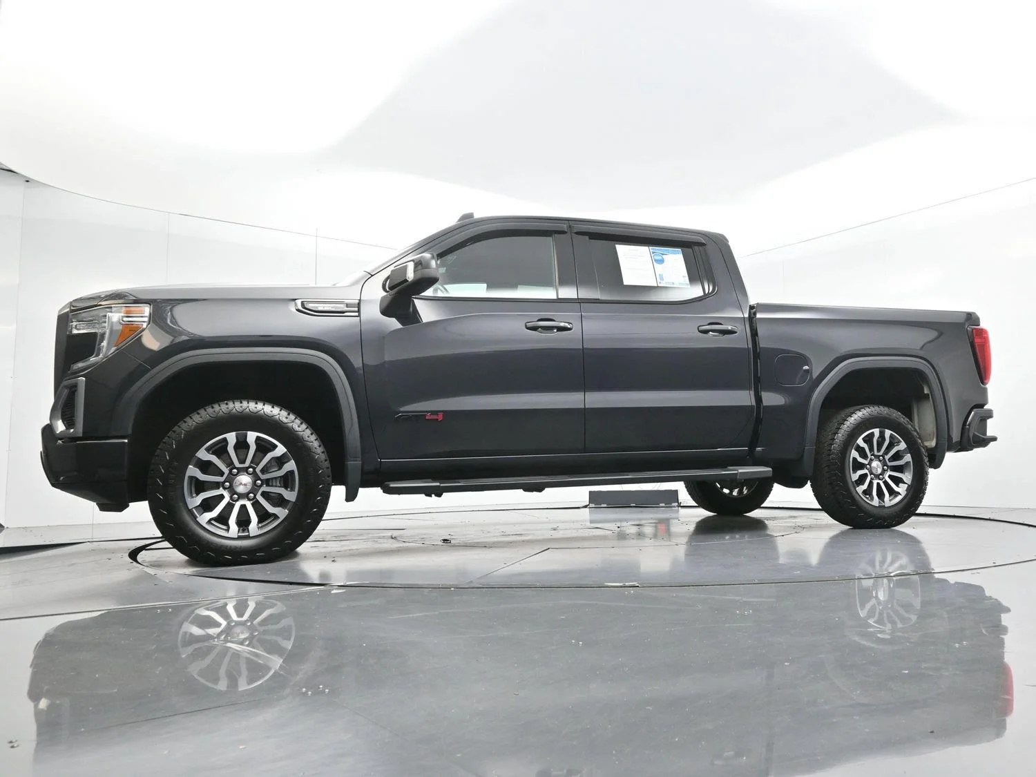 Used 2020 CARBON BLACK METALLIC GMC AT4 image 50