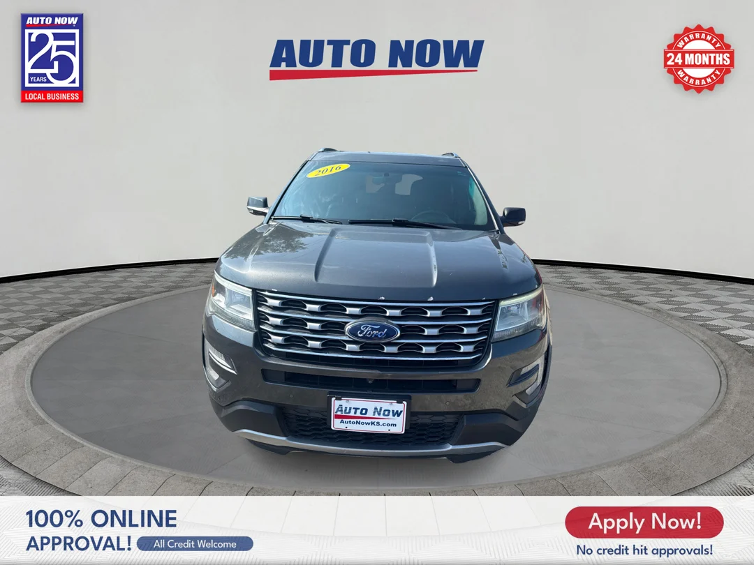 Used 2016 Gray Ford Limited image 2