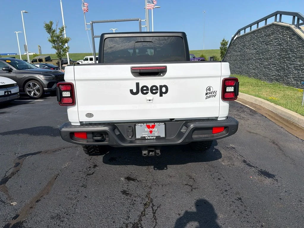 Used 2024 White Jeep Willys image 6