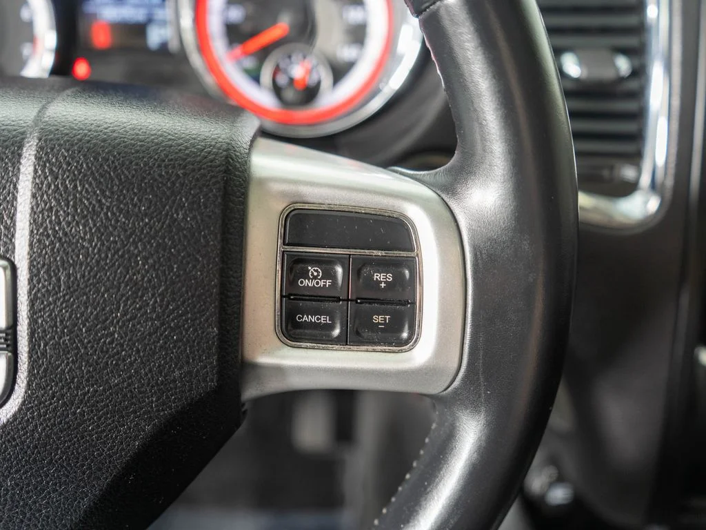 Used 2013 Gray Dodge SXT image 16