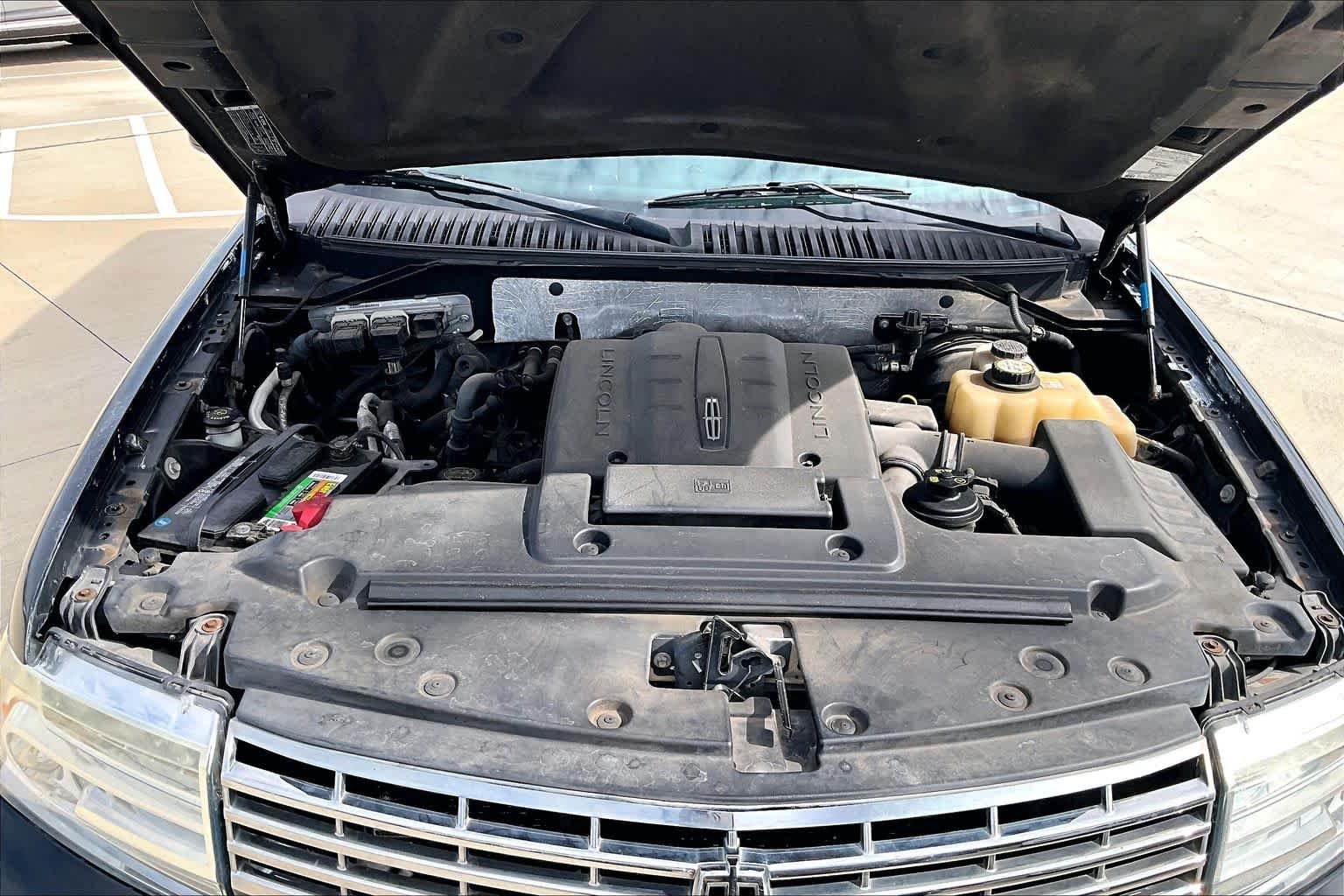 Used 2007 Black Lincoln Ultimate image 28