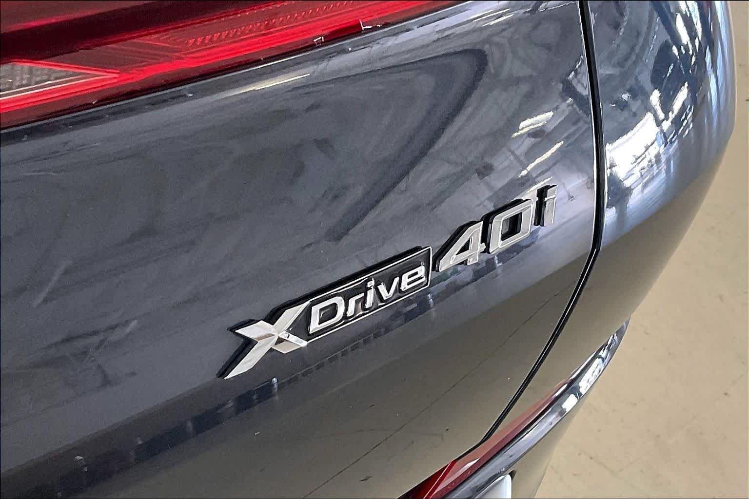 Used 2021 Dark Graphite Metallic BMW xDrive40i image 9