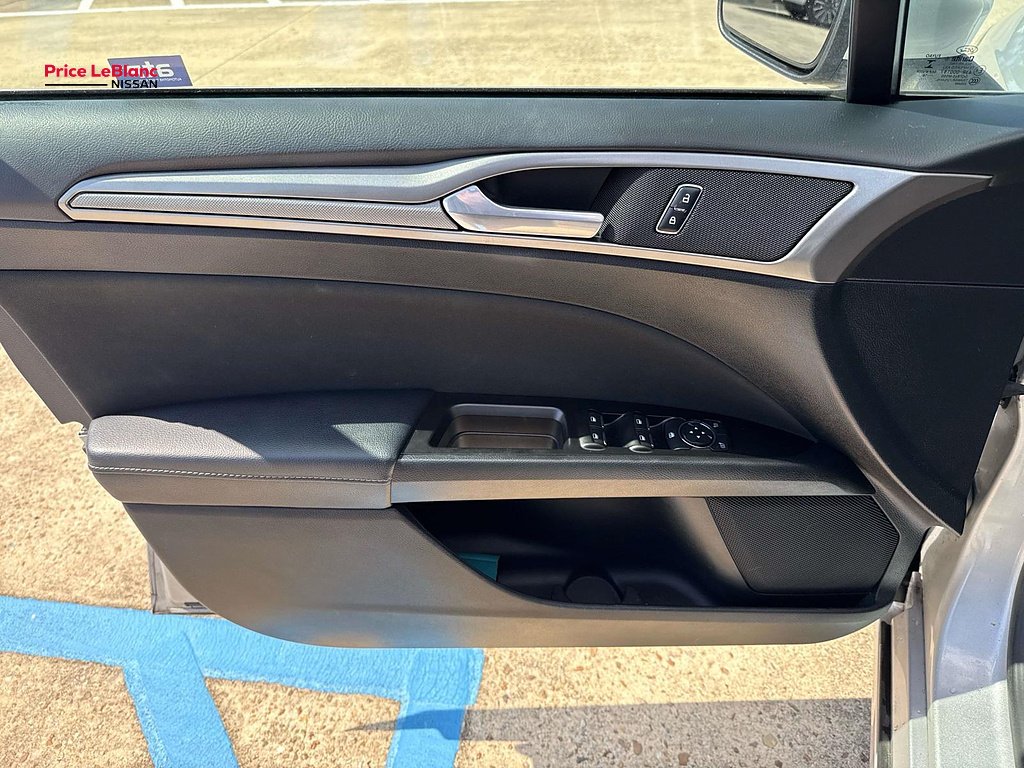 Used 2017 Ingot Silver Ford SE image 18