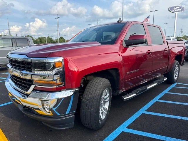 Used 2018 Red Chevrolet LT image 2