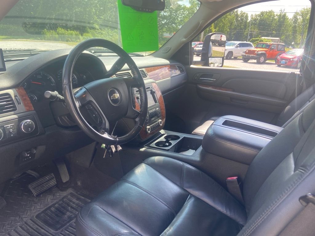 Used 2008 Black Chevrolet LTZ image 7