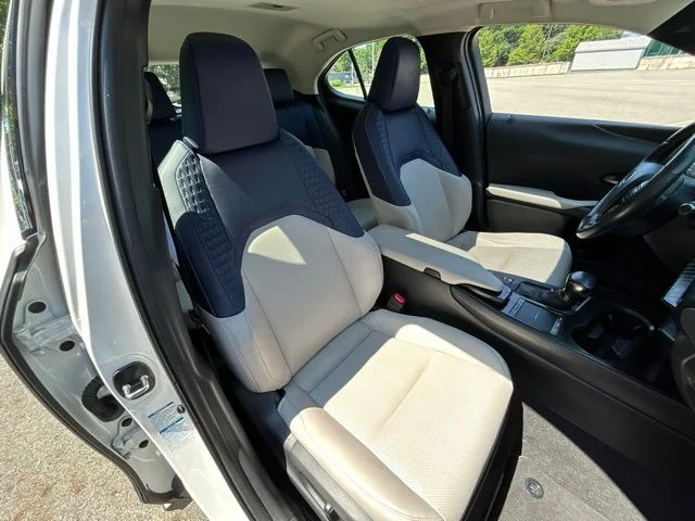 Used 2020 White Lexus 250h Base image 38