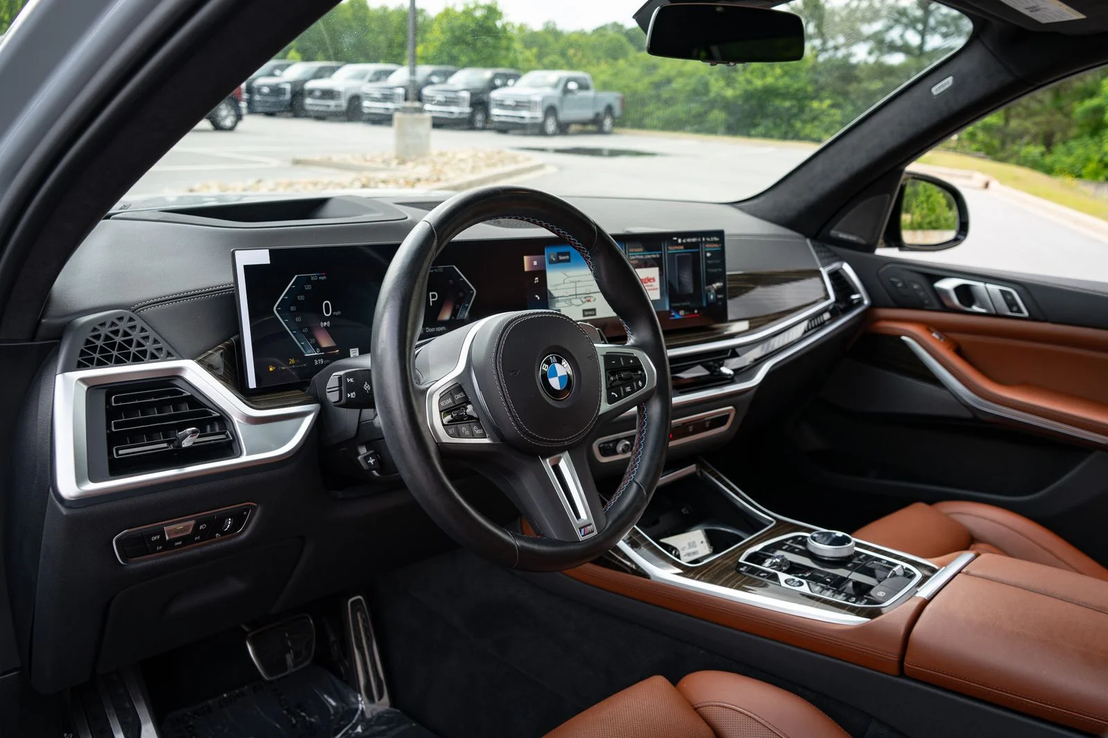 Used 2023 Gray BMW M60i image 23