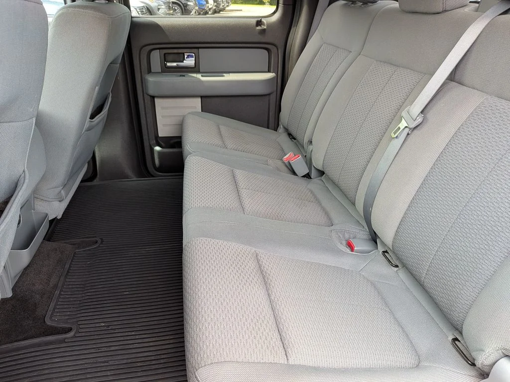 Used 2013 Black Ford XLT image 34