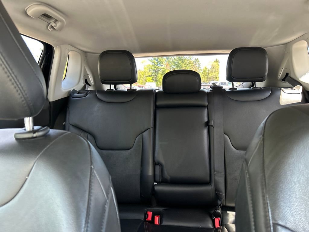 Used 2022 Black Jeep Limited 4x4 image 30