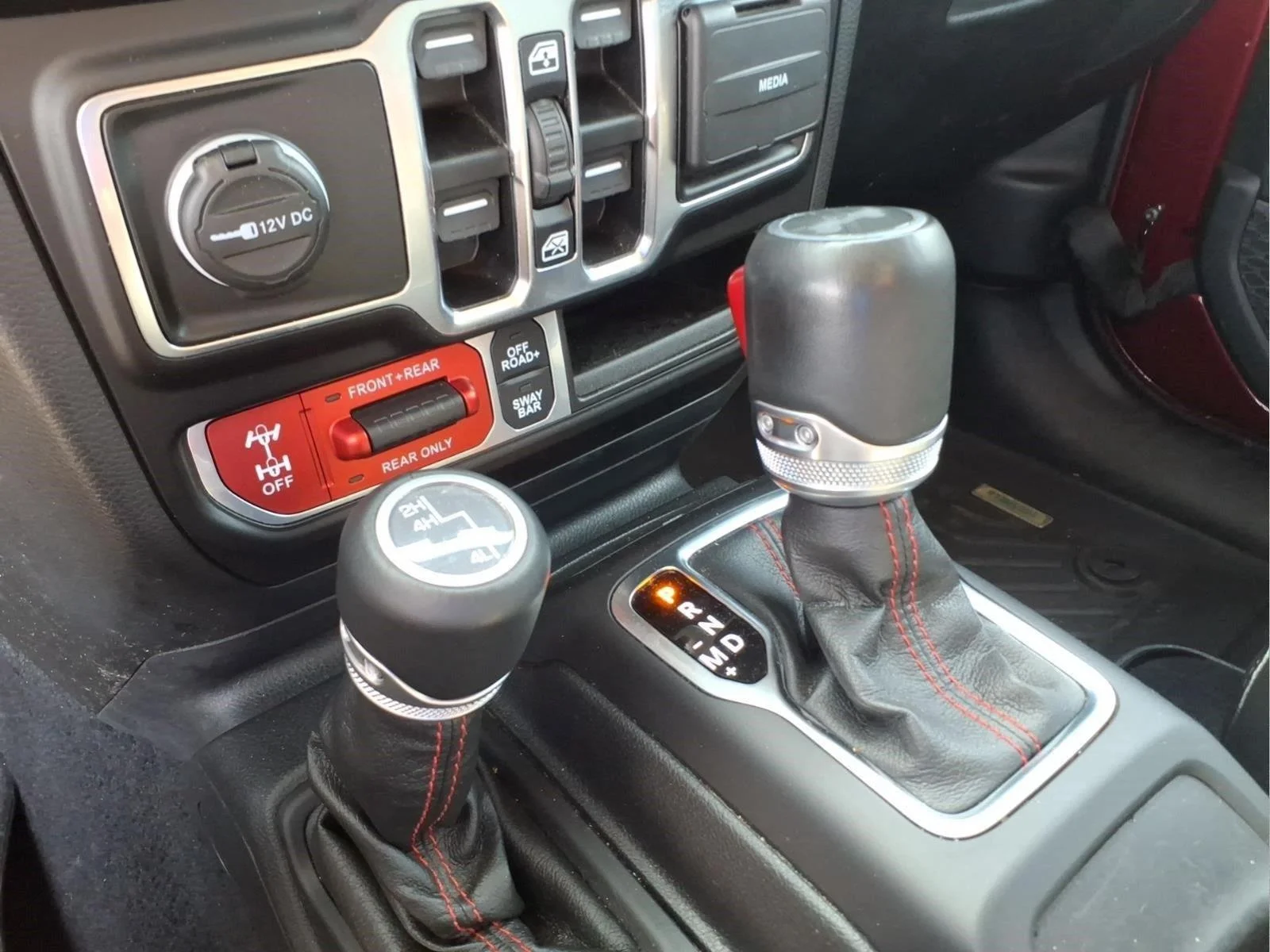 Used 2021 Snazzberry Pearlcoat Jeep Unlimited Rubicon image 25
