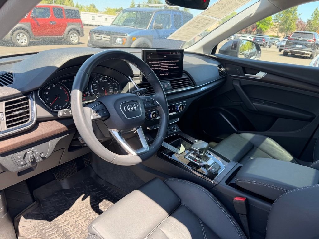 Used 2024 Daytona Gray Pearl Effect Audi 45 S line Premium image 15