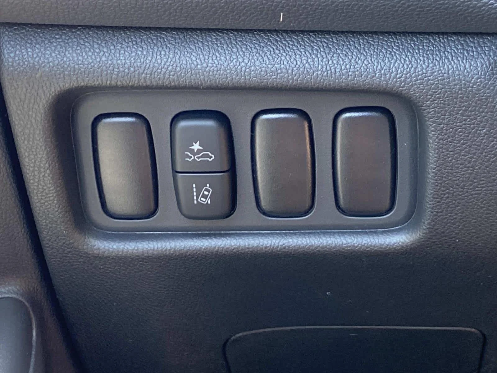 New 2026 Mercury Gray Metallic Mitsubishi LE image 16