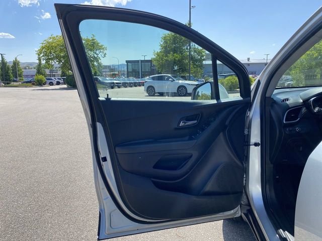 Used 2018 Silver Chevrolet LS image 11