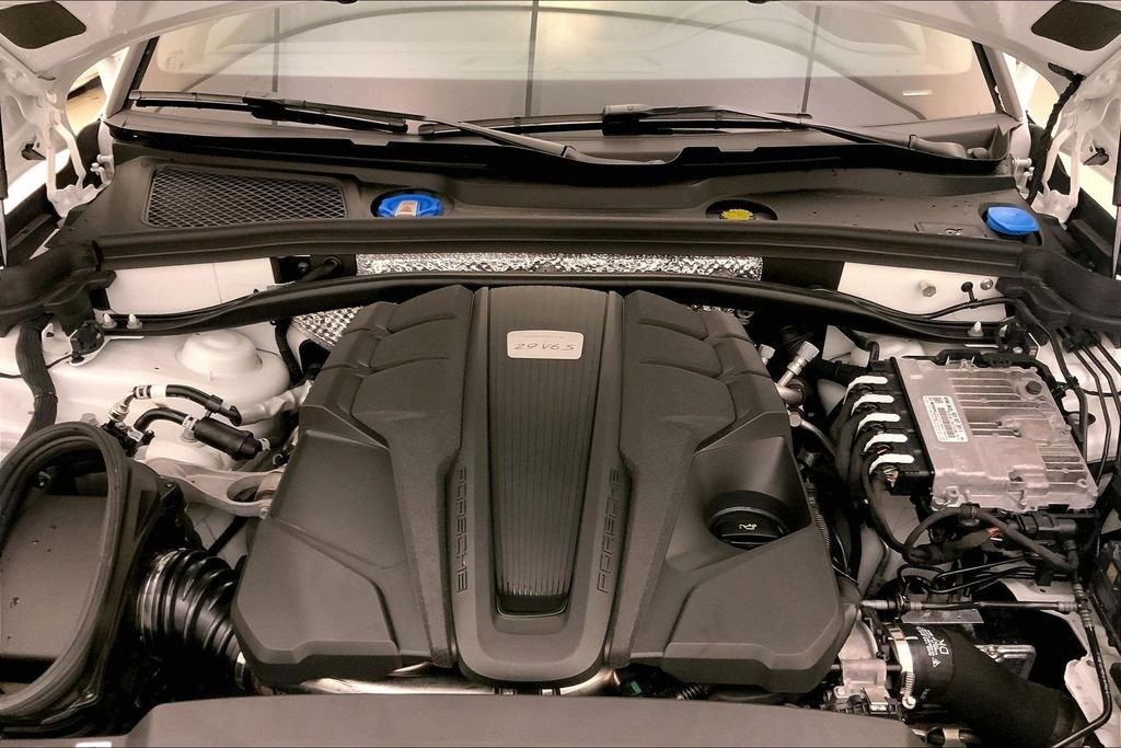 Used 2025 White Porsche S image 9