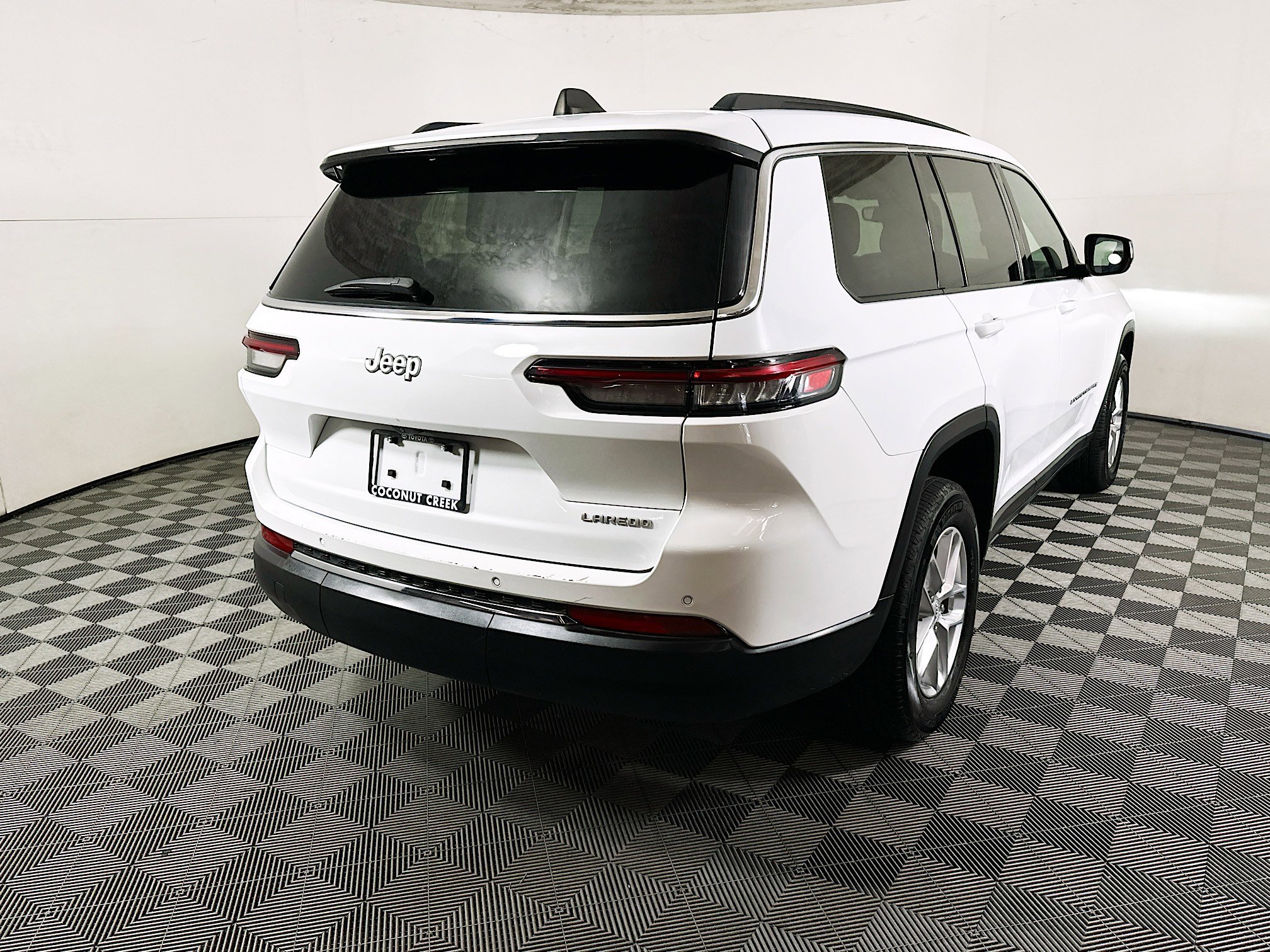 2024 Jeep Grand thumbnail 5