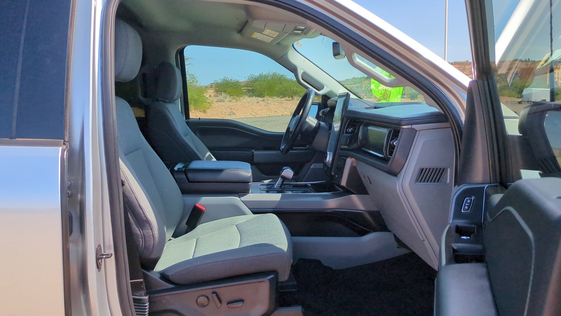 Used 2024 Silver Metallic Ford Flash image 30