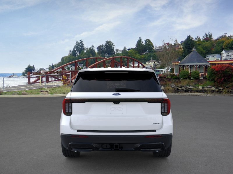 New 2026 Star White Metallic Tri-Coat Ford ST-Line image 5