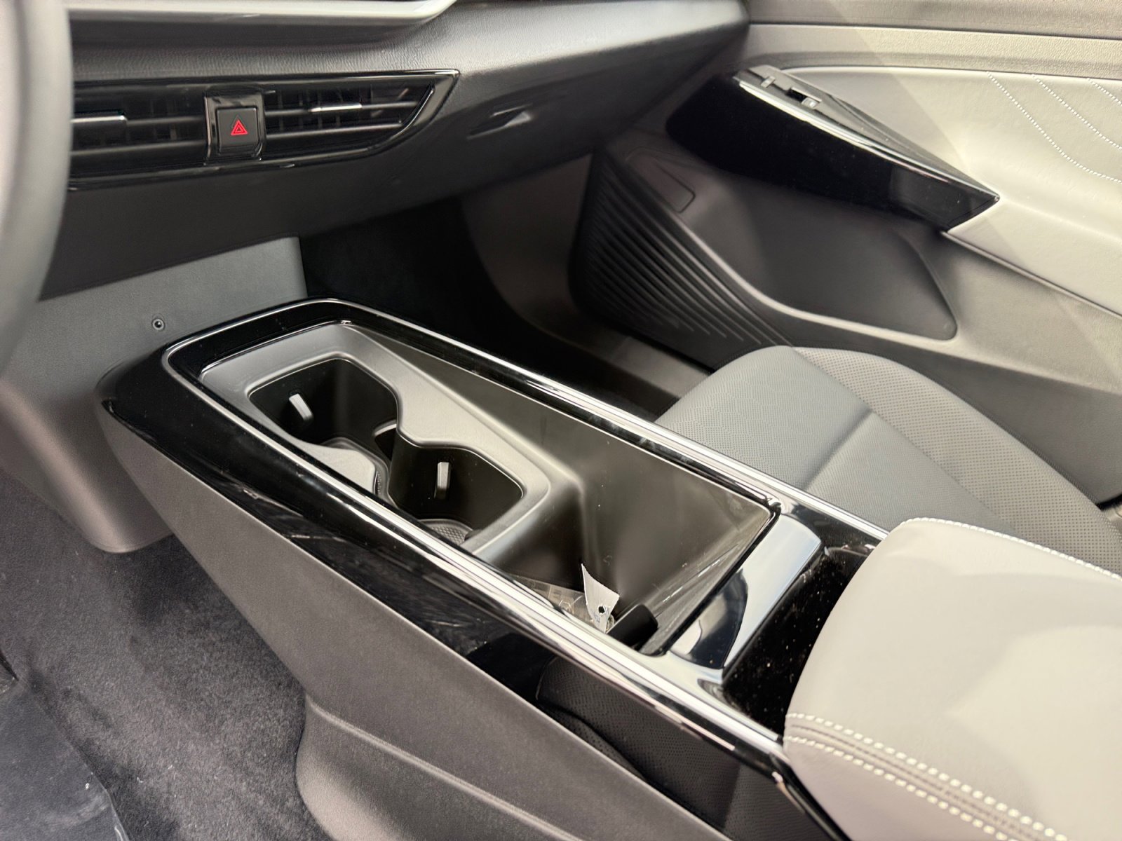 New 2026 Opal White Pearl Volkswagen Pro S image 13