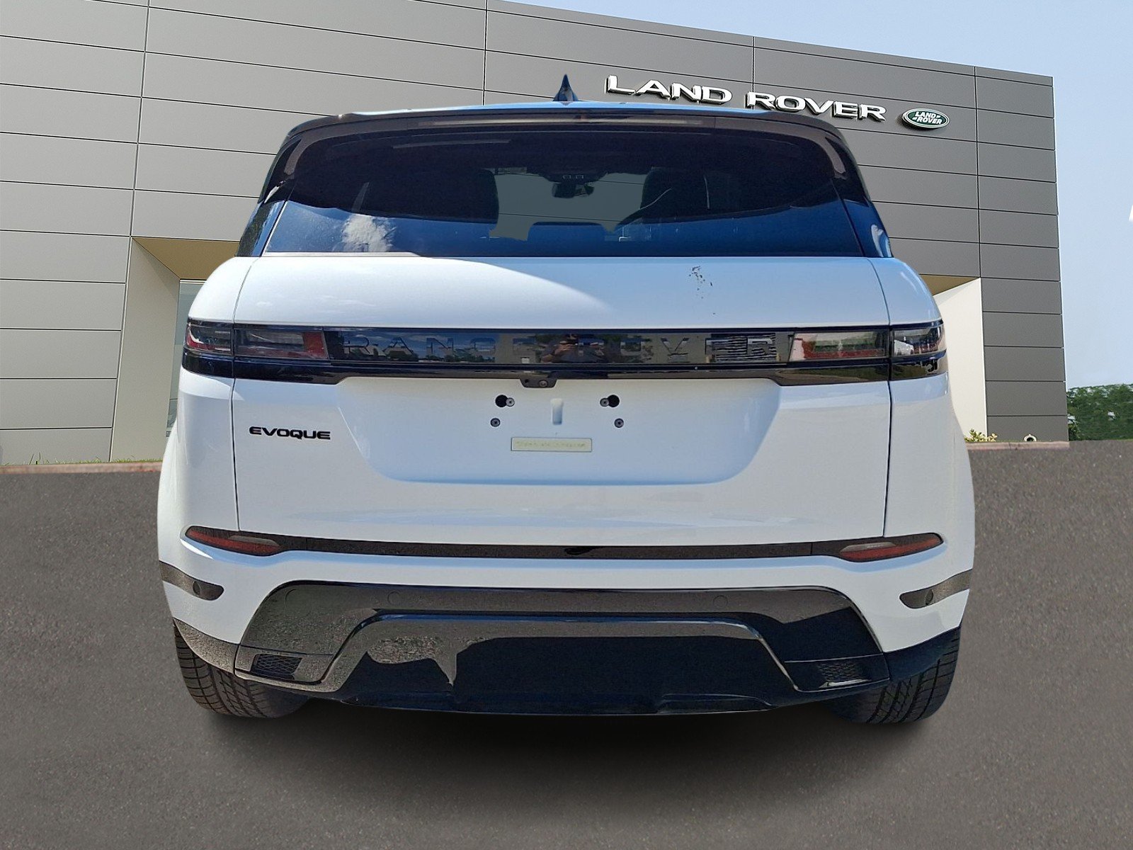 New 2026 Fuji White LAND ROVER  image 7