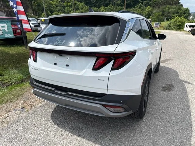 Used 2026 White Hyundai SEL image 3