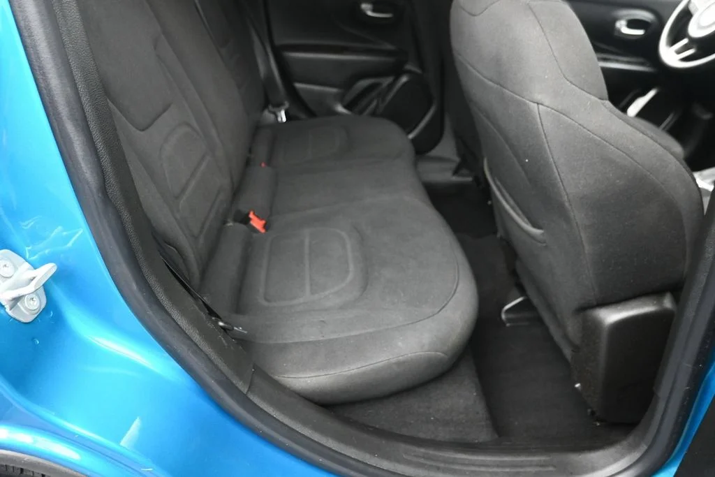 Certified Used 2022 Teal Jeep Latitude image 10