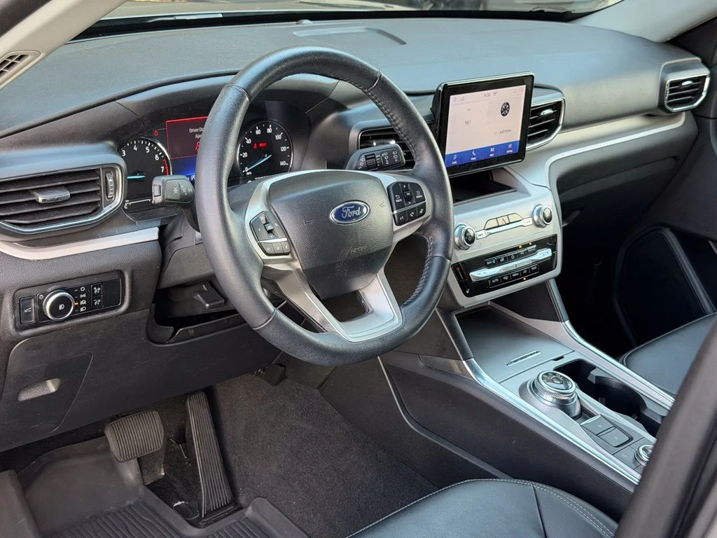 Used 2023 Gray Ford XLT image 11