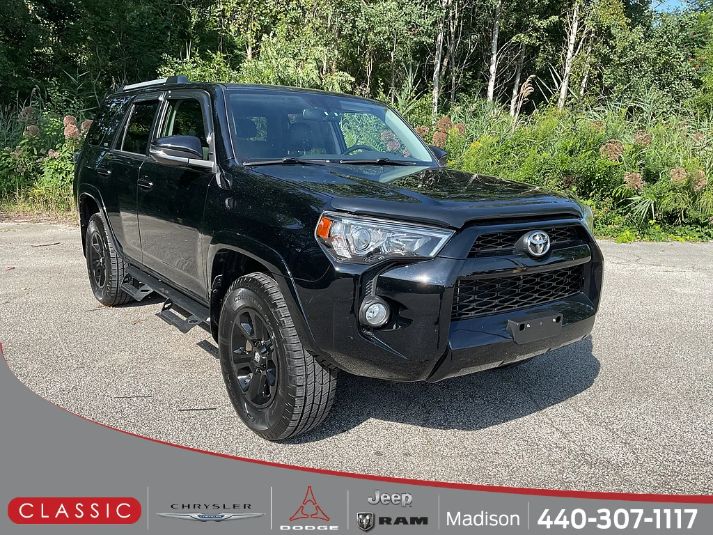 Used 2019 Midnight Black Metallic Toyota SR5 Premium image 1