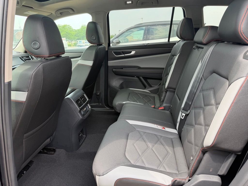 New 2026 Deep Black Pearl Volkswagen 2.0T Peak Edition image 26
