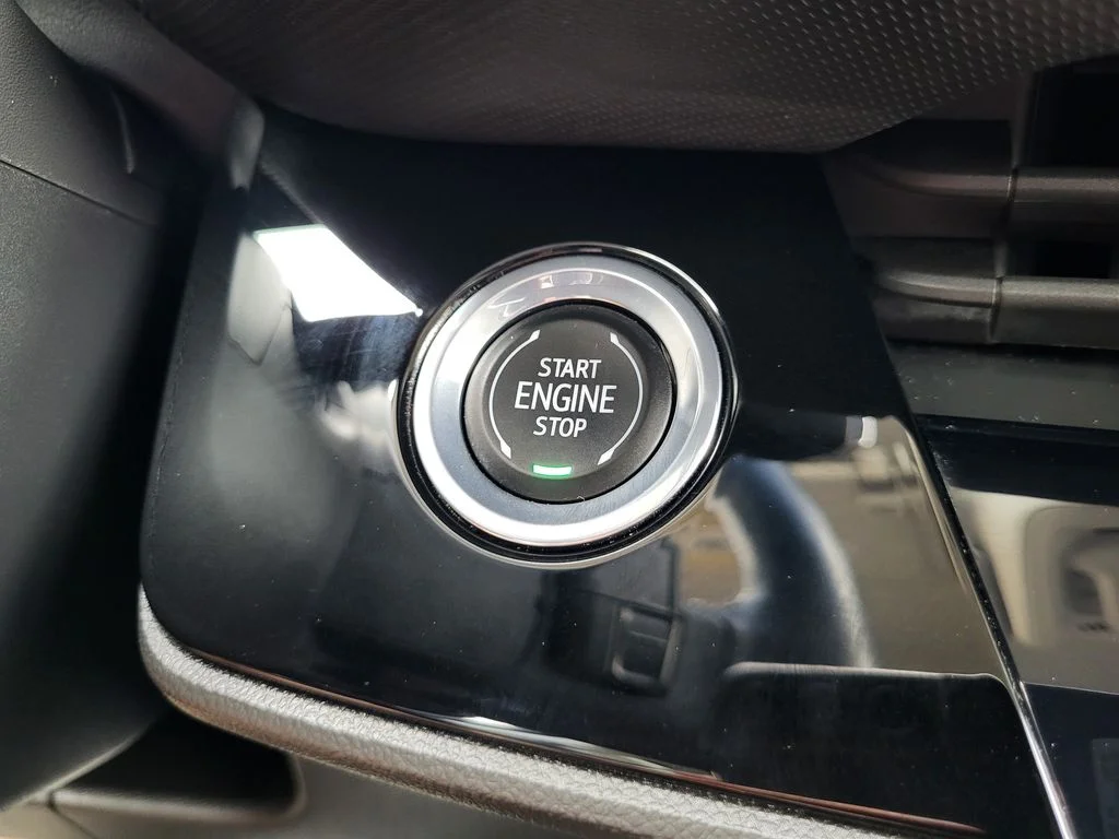 Used 2024 Summit White Buick Preferred image 17