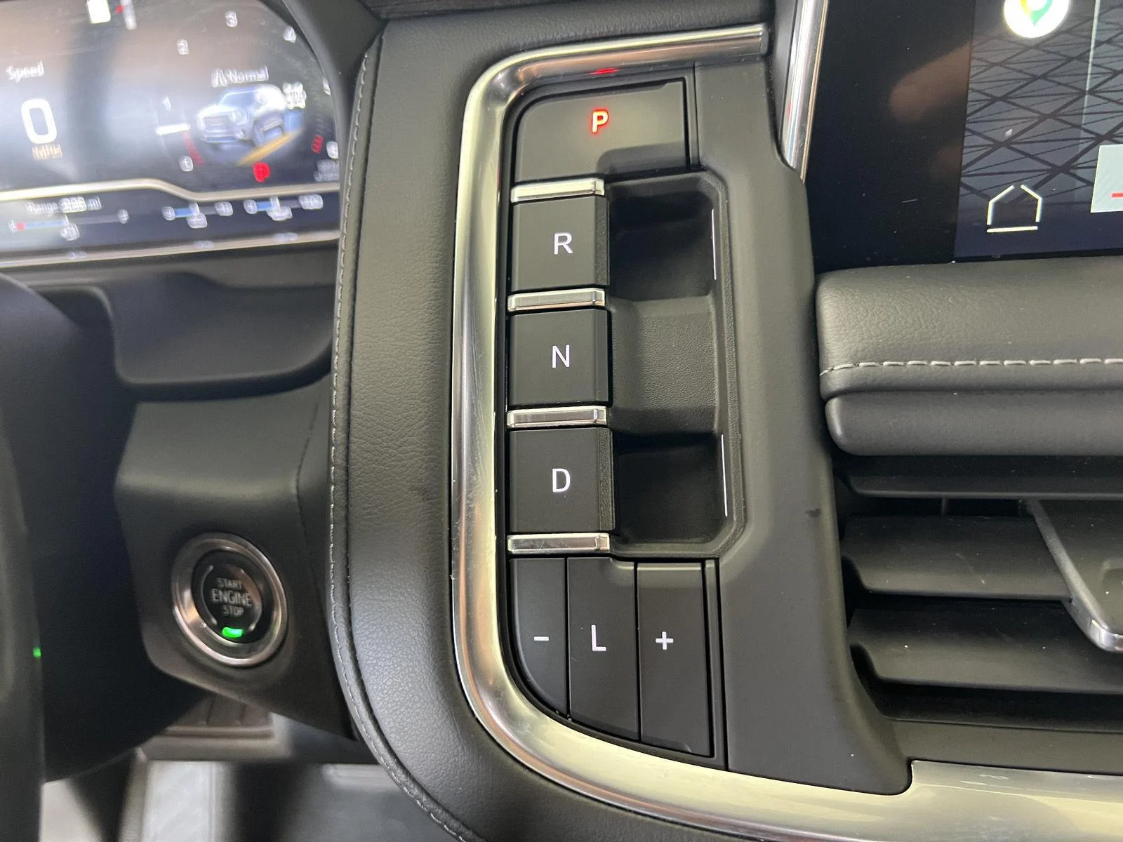 Used 2022 ONYX BLACK GMC SLE image 18