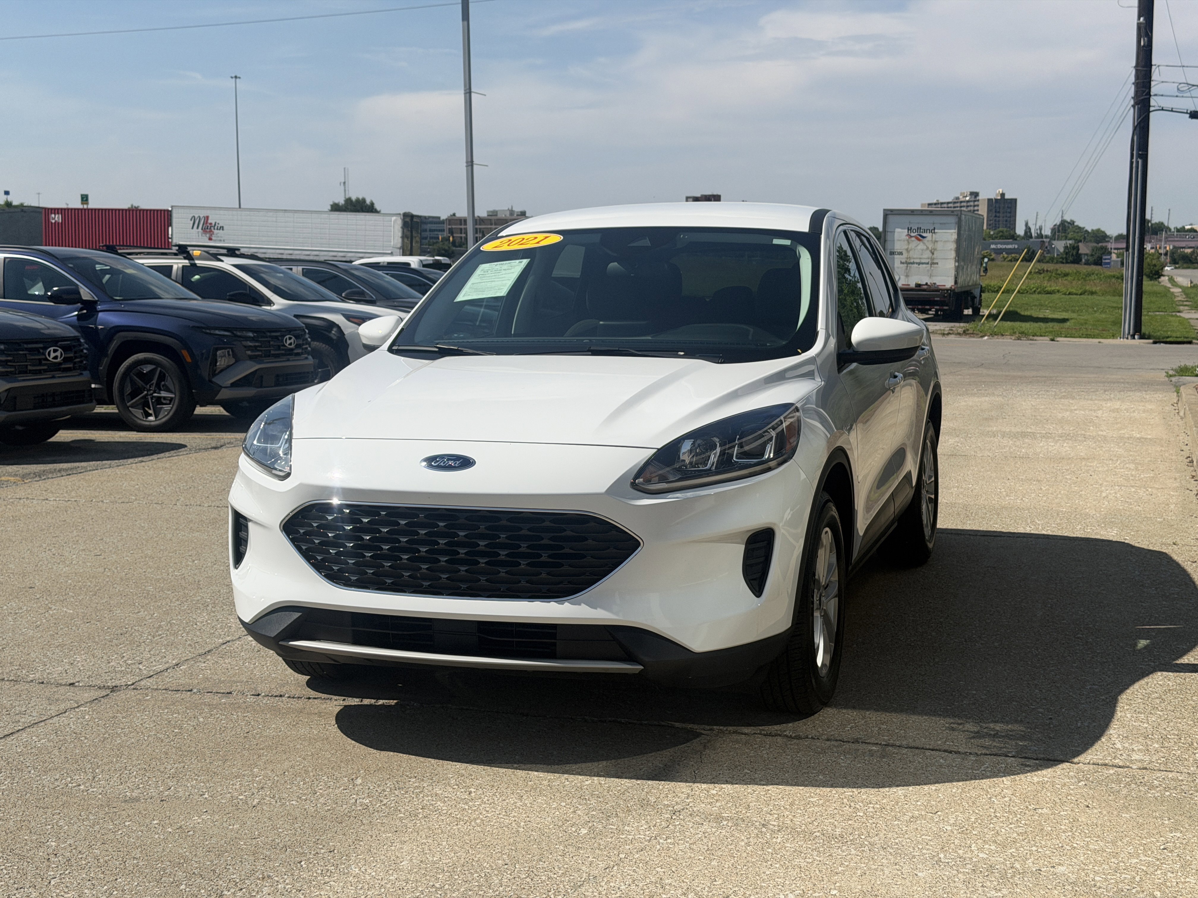 Used 2021 Oxford White Ford SE image 15