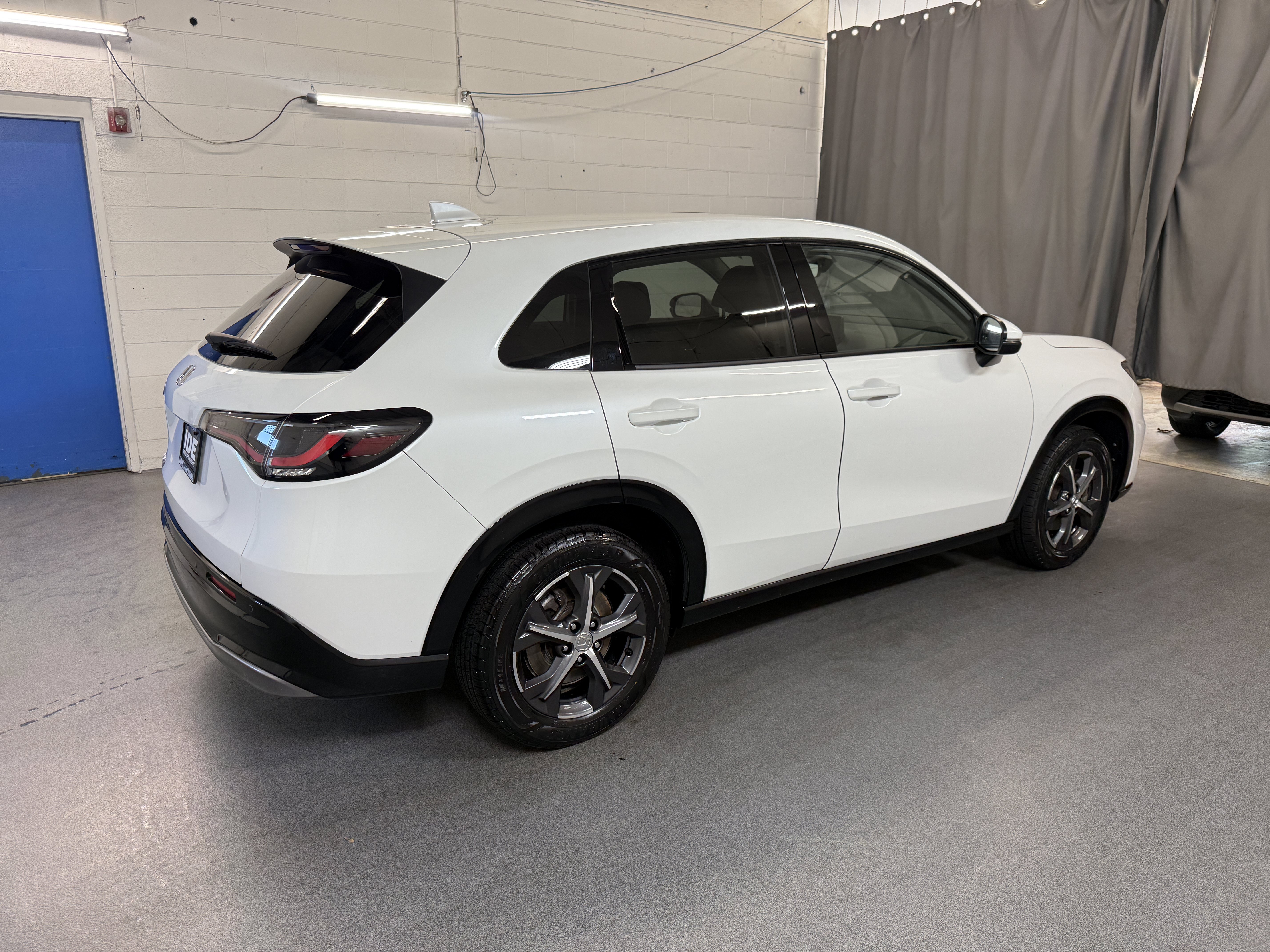 Used 2023 Platinum White Pearl Honda EX-L image 8
