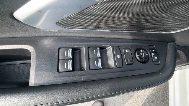Used 2019  Acura Base image 15