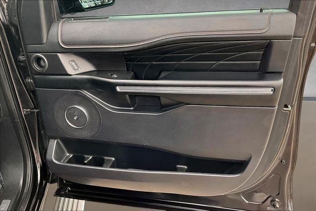 Used 2019 Black Ford Platinum image 16