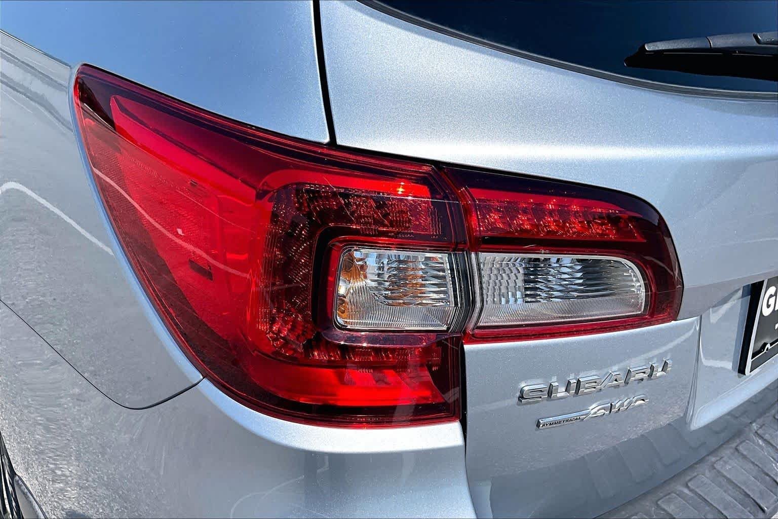 Used 2015 Ice Silver Metallic Subaru 2.5i Limited image 29