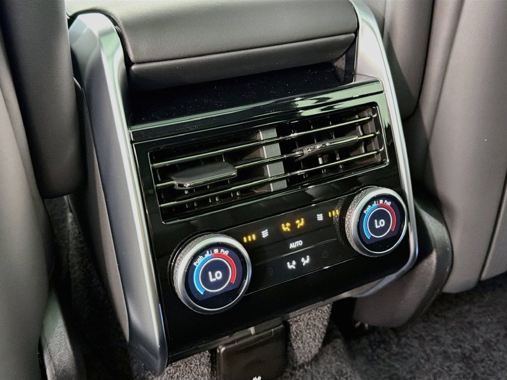 New 2027 Santorini Black Land Rover SE image 27