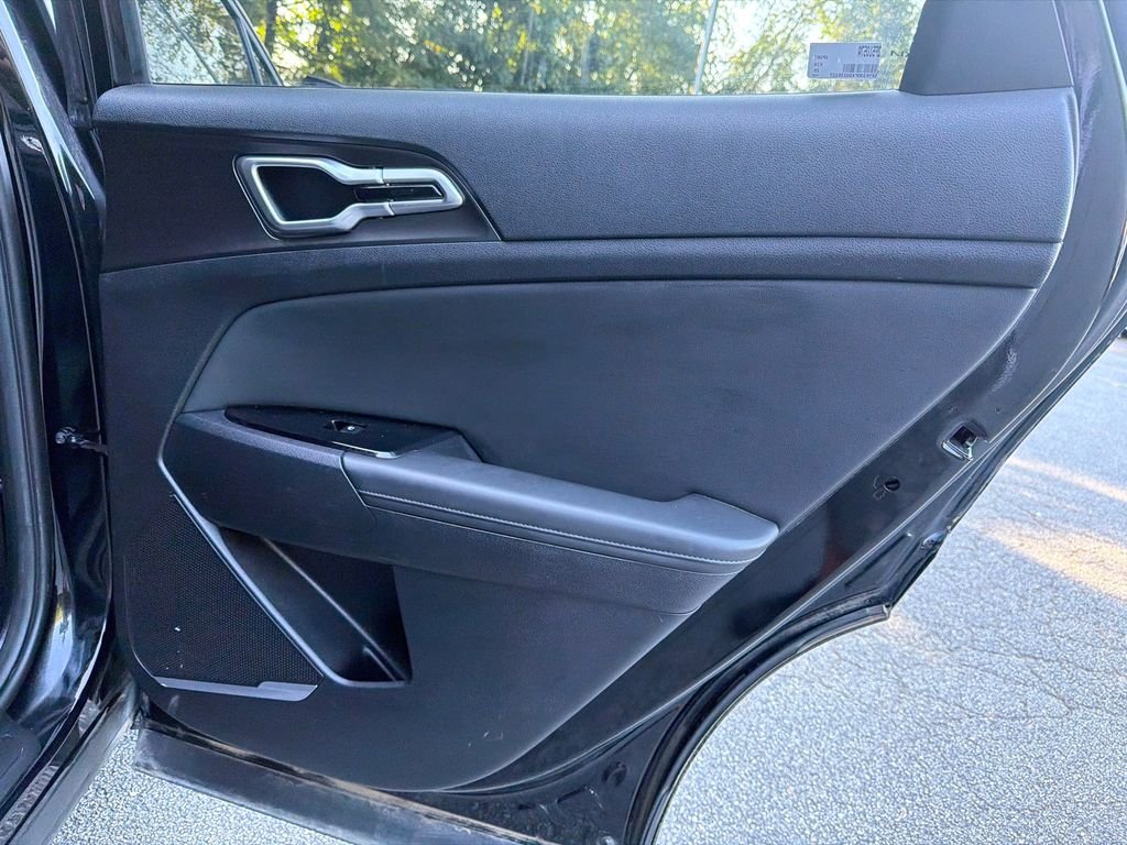 2025 Kia Sportage EX - Photo 16