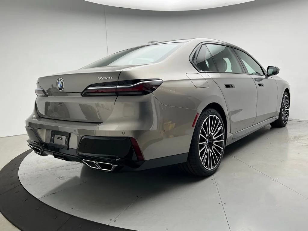 New 2026 Oxide Grey Metallic BMW 760i xDrive image 3
