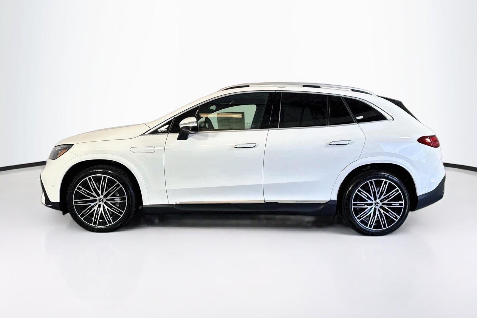 New 2027 Polar White Mercedes-Benz EQE 320 image 8