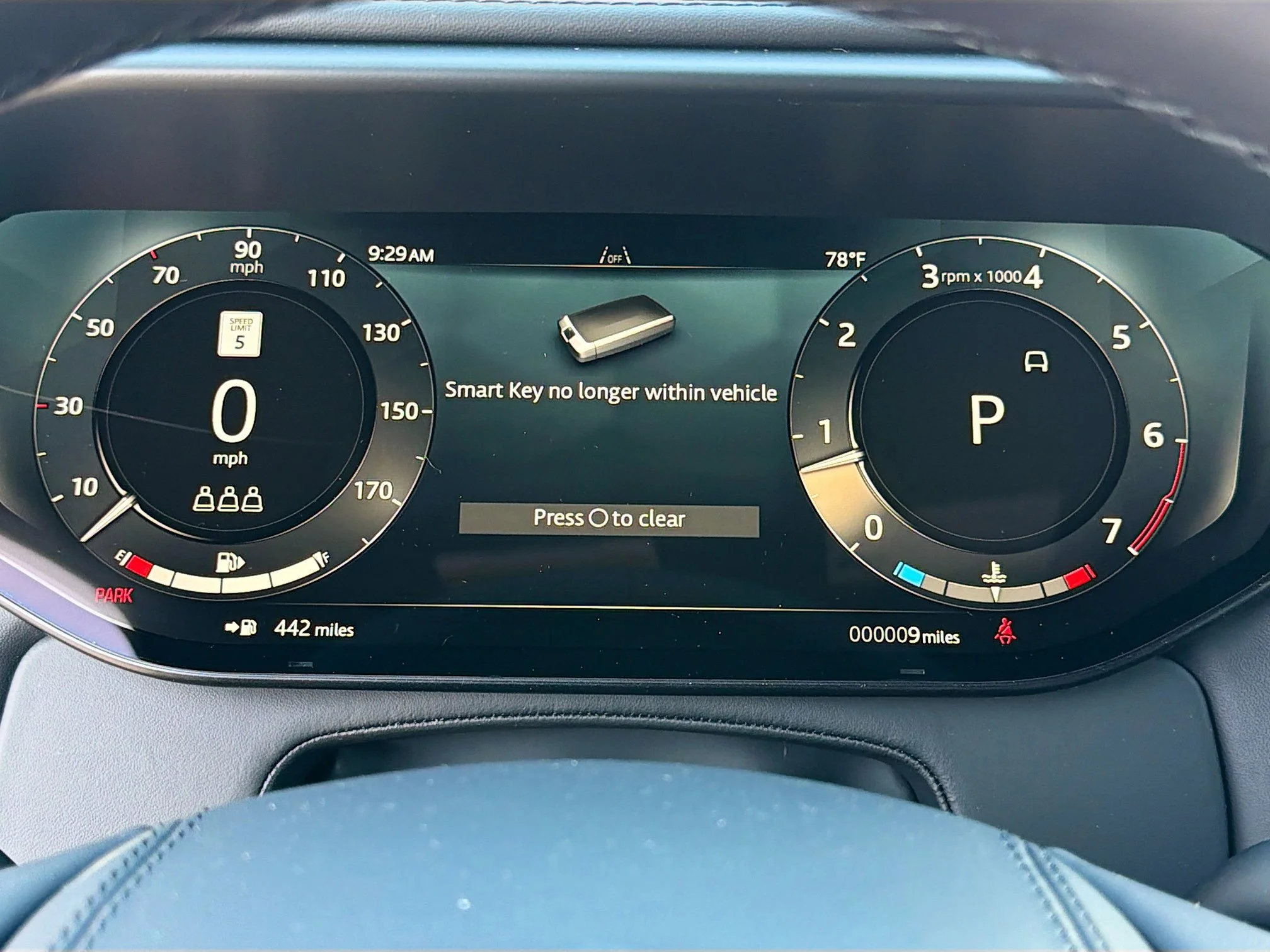 New 2026 Borasco Grey Metallic Land Rover Dynamic SE image 39