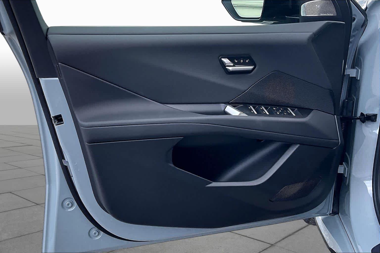 New 2027 Brooklyn Grey Metallic BMW 50 xDrive image 10