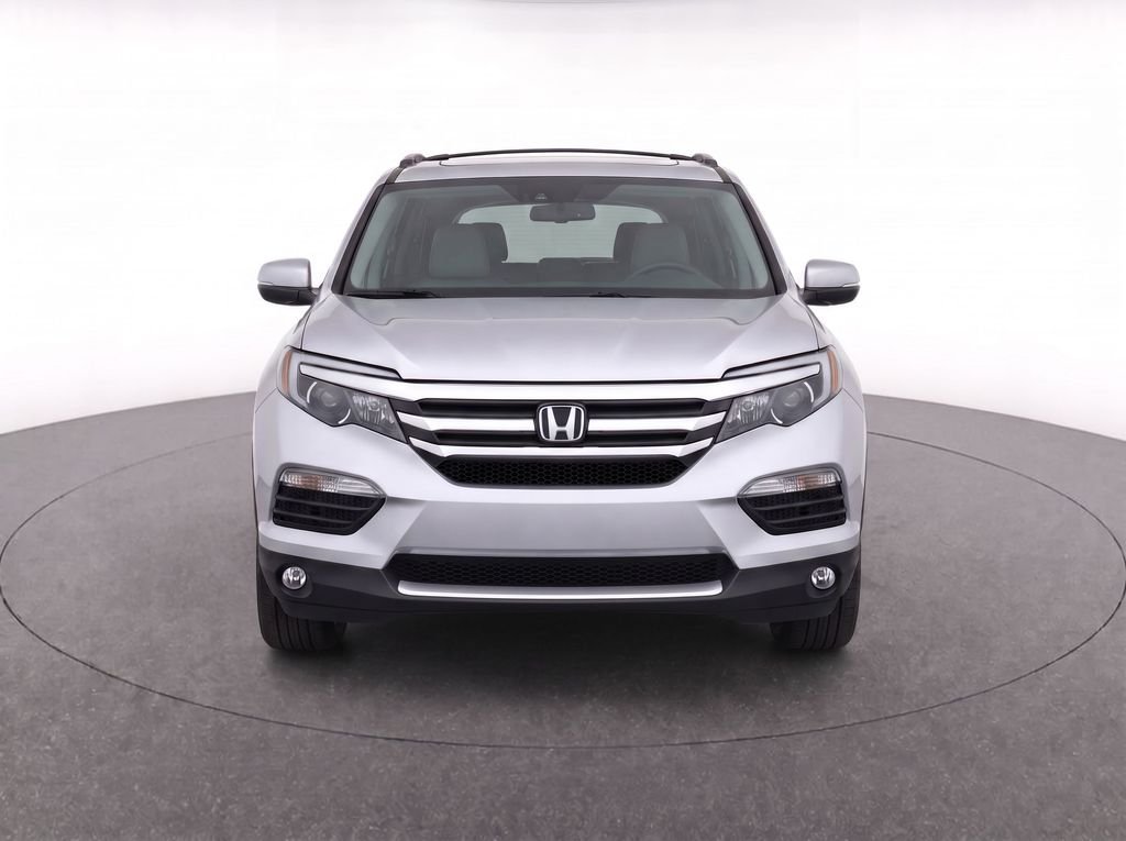 Used 2018 Silver Honda Touring image 5