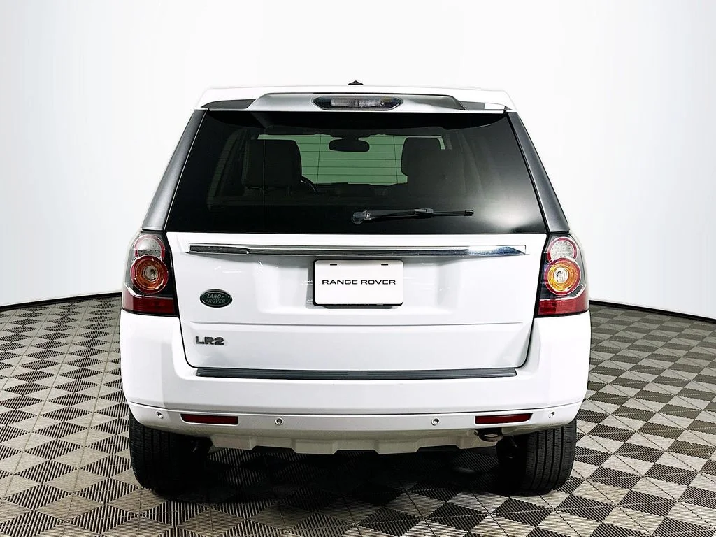 Used 2013 Fuji White Land Rover  image 6